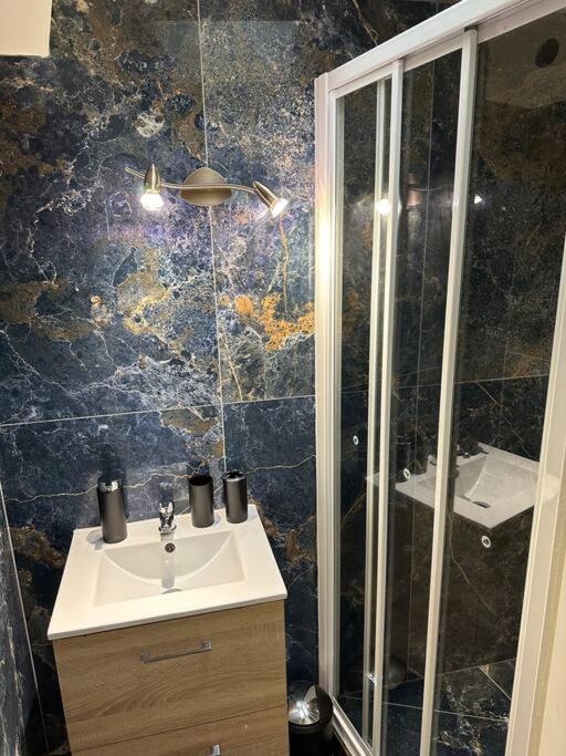 ルーアンGolden Blue - Jacuzziアパートメント エクステリア 写真